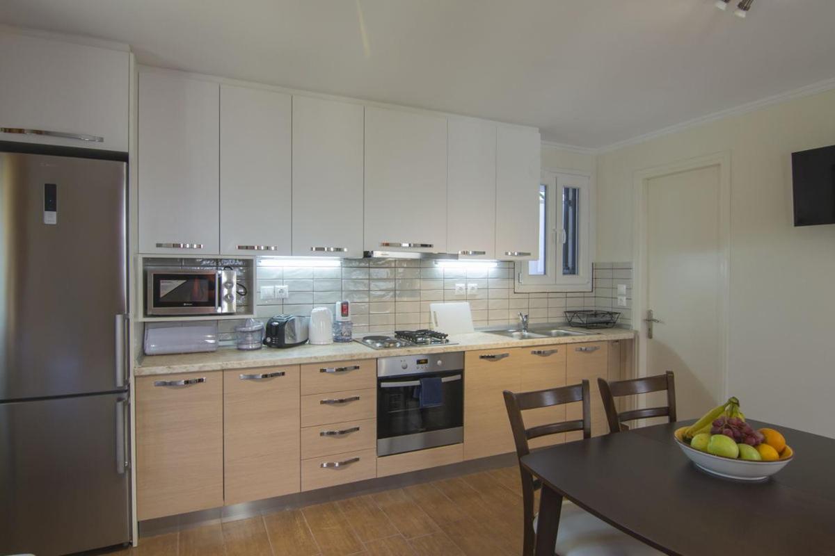 Yannis Nest Apartment Lákka Екстериор снимка